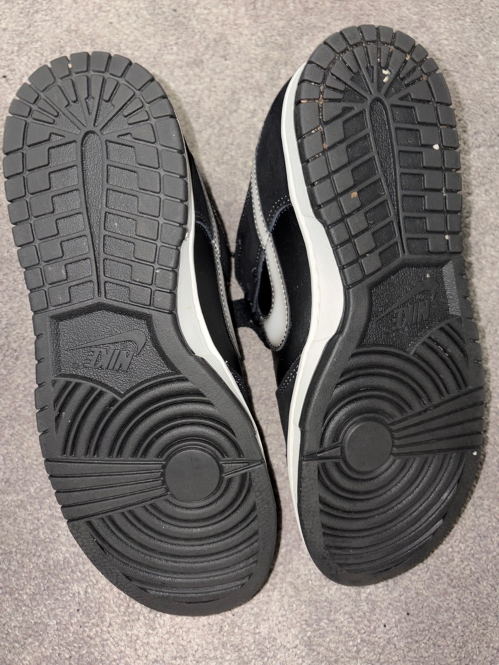 Nike Dunks Low - Picture 5 of 5